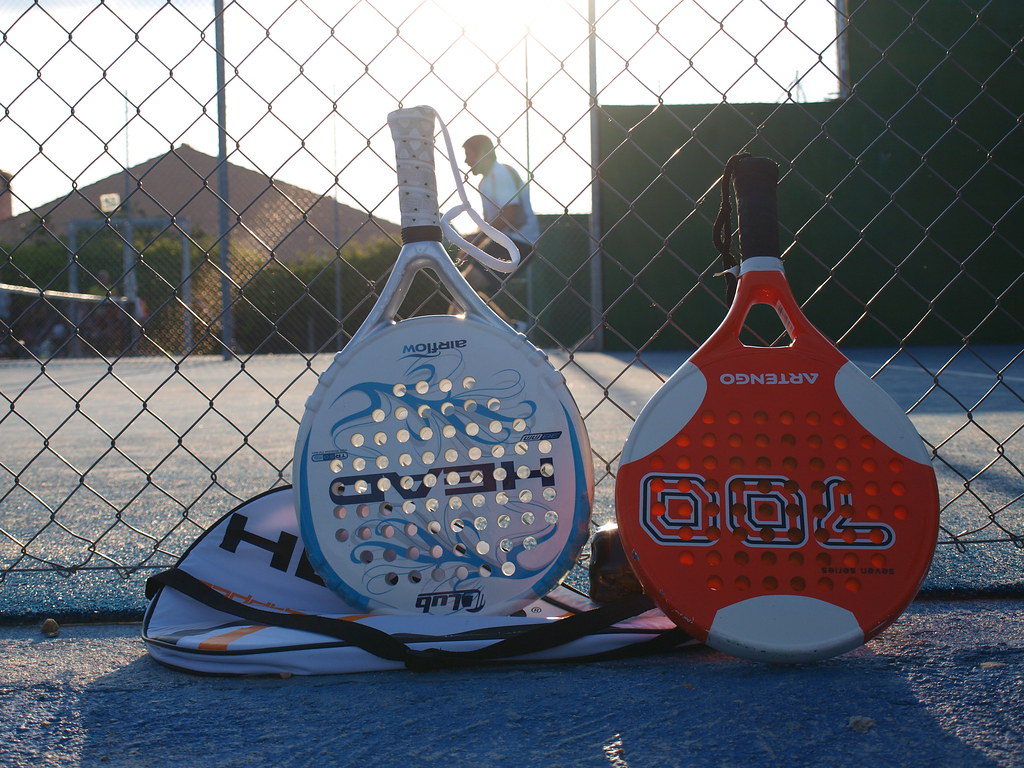 How to beat tennis players in padel